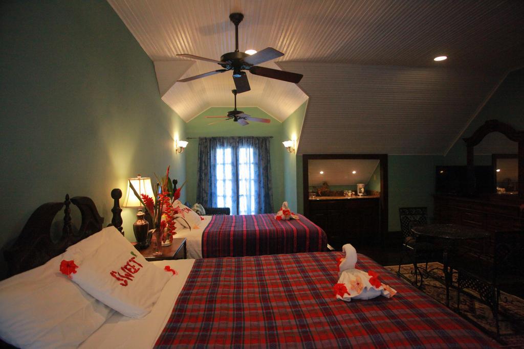 Mahogany Hall Luxury Boutique Resort San Ignacio Dış mekan fotoğraf
