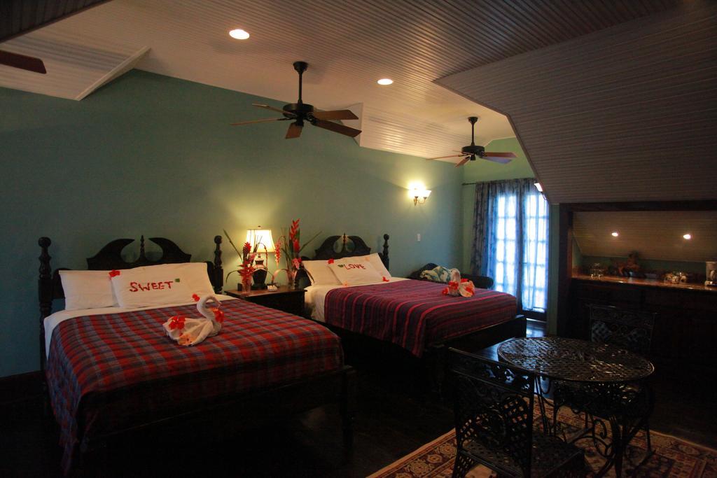 Mahogany Hall Luxury Boutique Resort San Ignacio Dış mekan fotoğraf