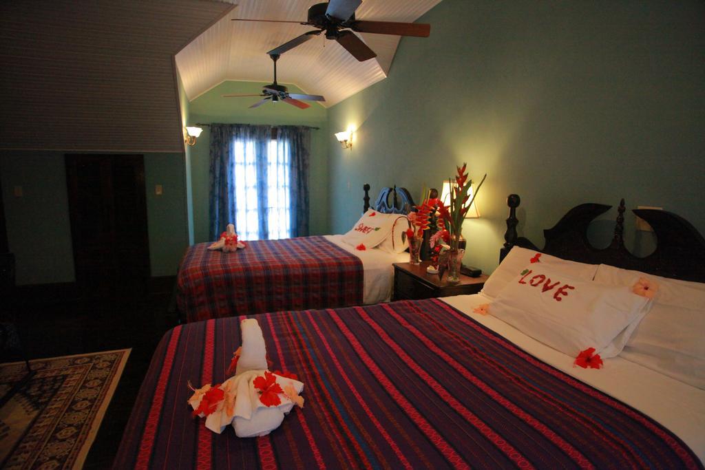 Mahogany Hall Luxury Boutique Resort San Ignacio Dış mekan fotoğraf