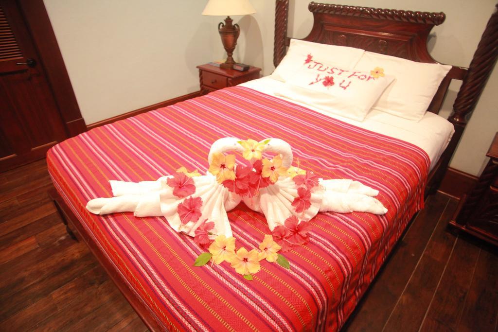 Mahogany Hall Luxury Boutique Resort San Ignacio Dış mekan fotoğraf