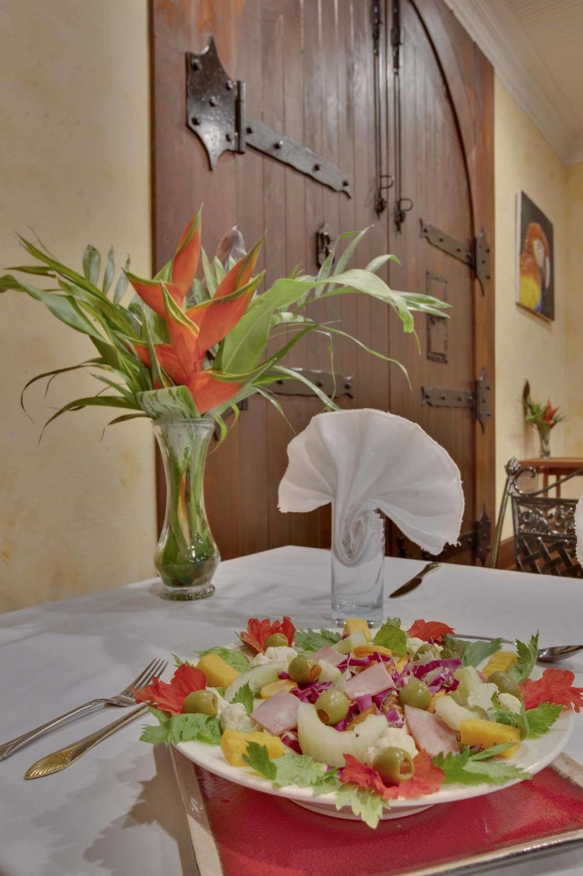 Mahogany Hall Luxury Boutique Resort San Ignacio Dış mekan fotoğraf