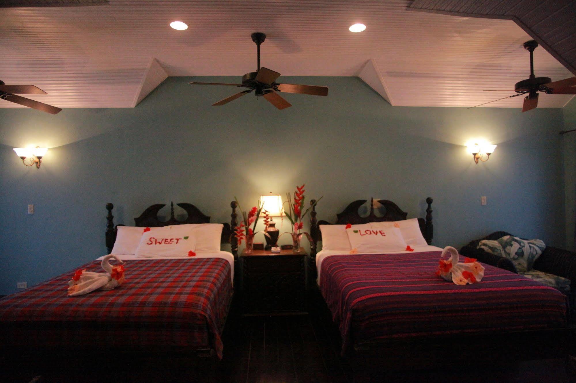Mahogany Hall Luxury Boutique Resort San Ignacio Dış mekan fotoğraf
