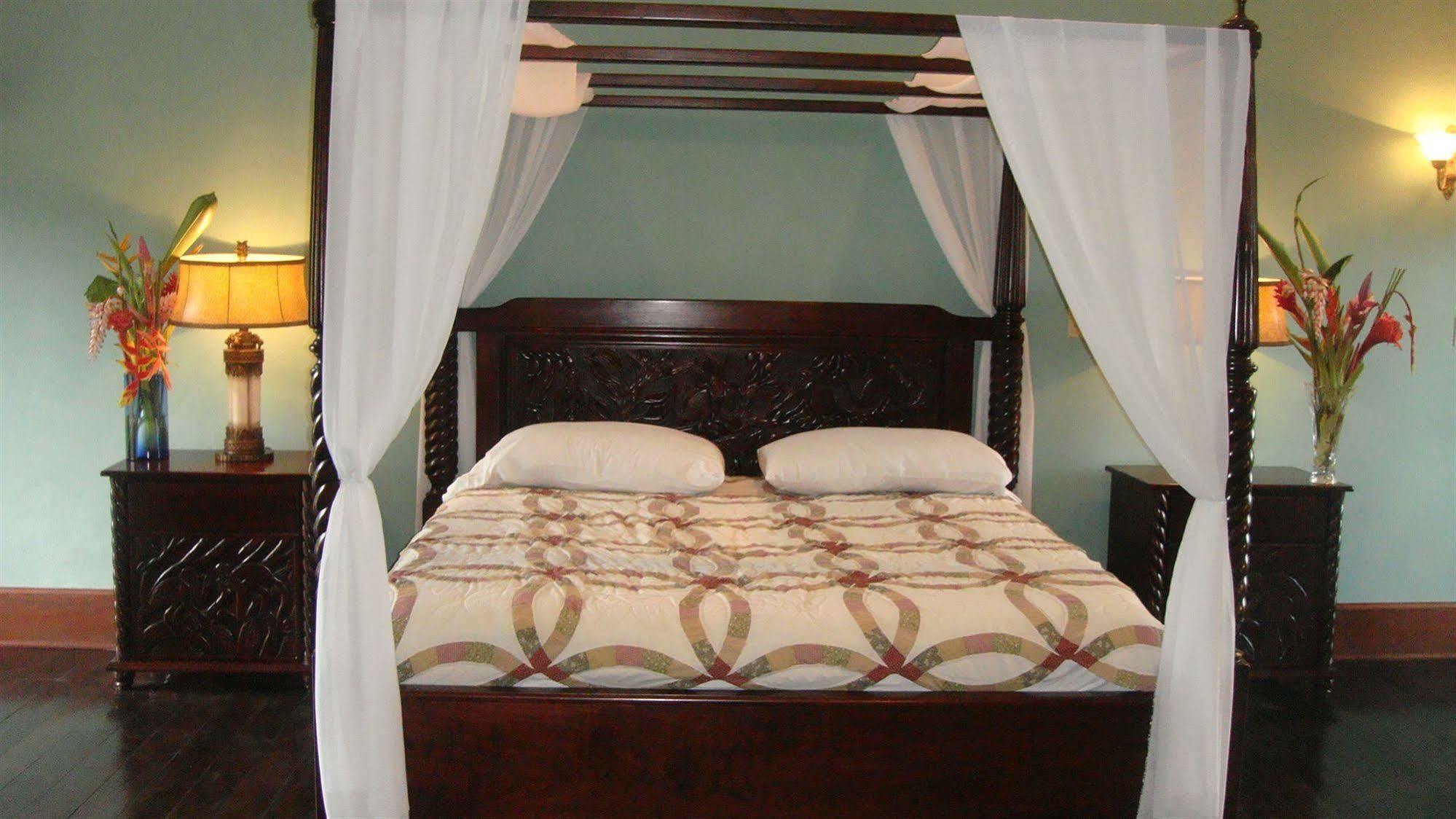 Mahogany Hall Luxury Boutique Resort San Ignacio Dış mekan fotoğraf